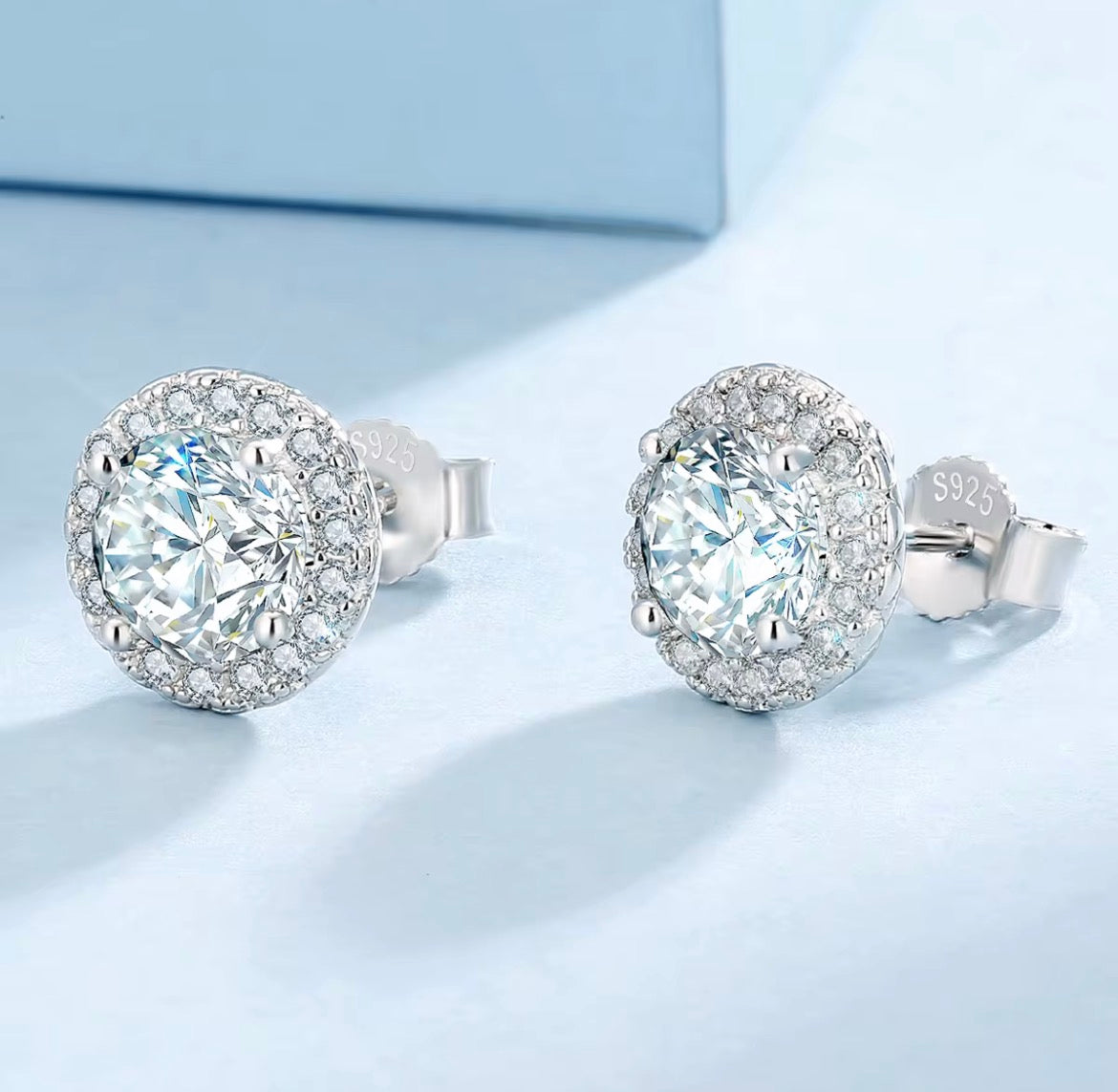 6.5 mm VVS1 Moissanite earrings 1ct