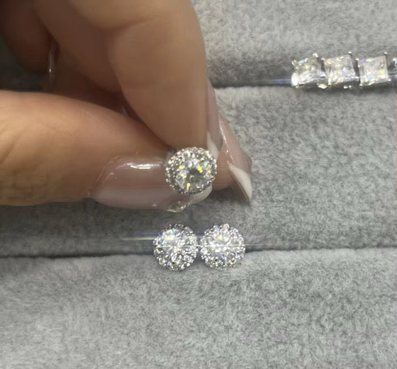 6.5 mm VVS1 Moissanite earrings 1ct